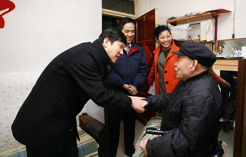 西安煤机公司领导走访慰问离退休老干部