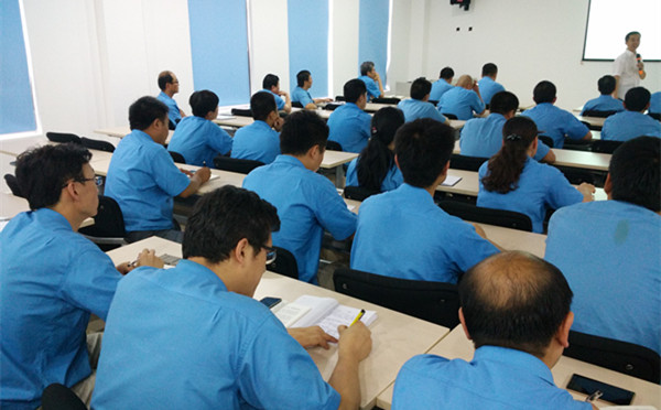 “怎样做一名合格的生产管理者”——公司大讲堂系列培训讲座圆满落幕
