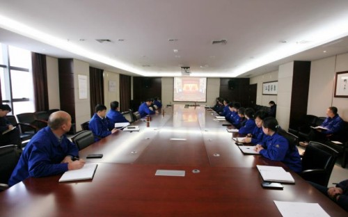 公司组织集中观看庆祝改革开放40周年大会直播